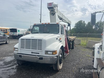 Terex BT-3470 34000 lb Straight Boom on 2001 International 4700 4x2 Boom Truck