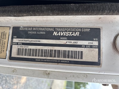 Terex BT3470 Straight Boom on 2001 International 4700 4x2 Boom Truck