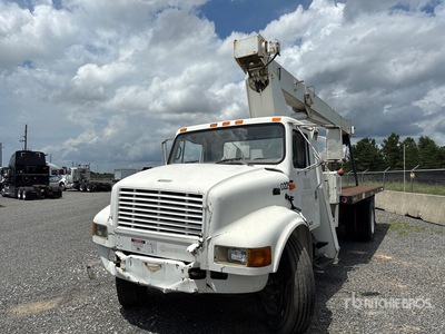 Terex BT3470 Straight Boom on 2001 International 4700 4x2 Boom Truck