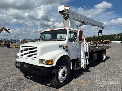 Terex BT3470 34000 lb Straight Boom on 2000 International 4700 4x2 Boom Truck