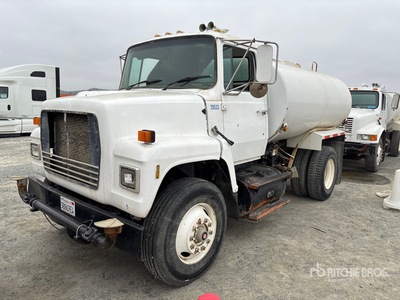 1990 International LN8000F 4x2 Water Truck