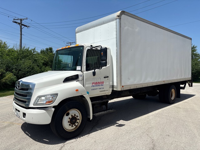 2013 Hino 4x2 Van Truck