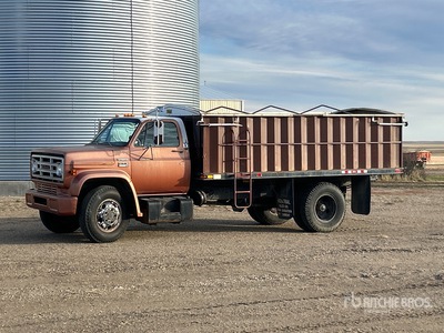 1977 GMC 6000 4x2 Grain Truck