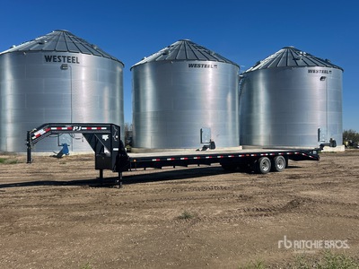 2015 PJ Trailers 36 ft T/A Gooseneck DRW Flatbed Trailer