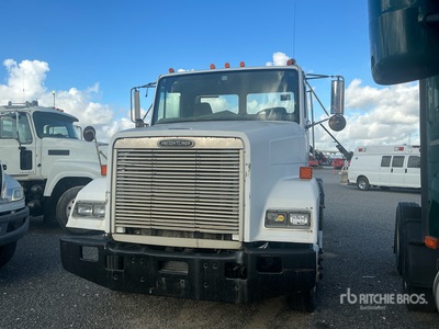 2000 Freightliner FLC112 6x4 Cabeza Tractora Cabina Corta (Inoperable)