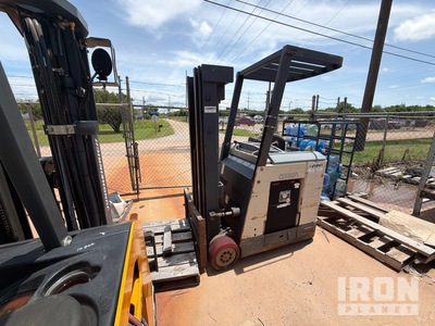 1997 Crown RC3020-30 3000 lb Electric Forklift