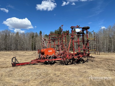 International 4700 Vibra Tiller 35 ft Cultivator