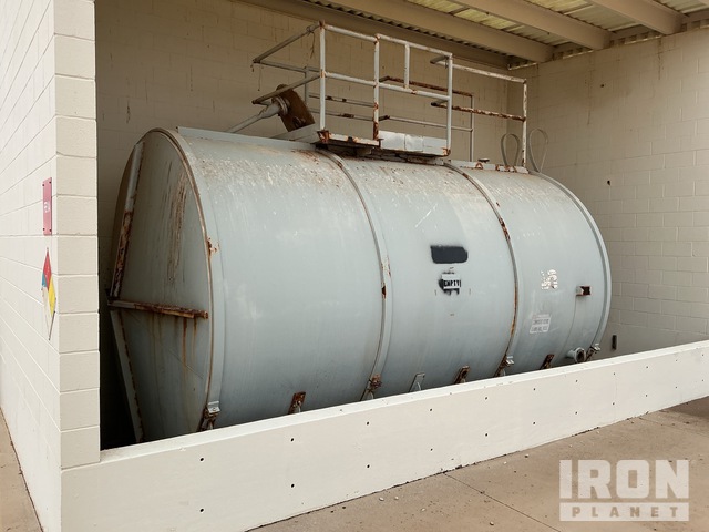 10000 gal Metal Storage Tank w/Ladder