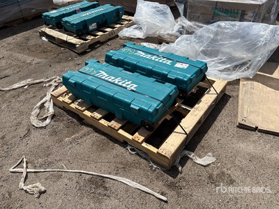 Quantity of Makita HM1307CB 35 lb Demolition Hammer