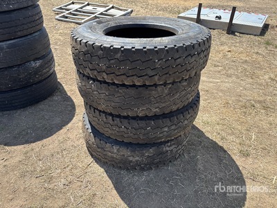 Quantity of (4) Ironhead 11R22.5 اطارات المواصلات