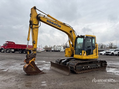 2017 Komatsu PC138USLC-11 حفارة بجنزير