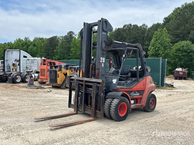 2014 Linde 13300 lb Rough Terrain Forklift