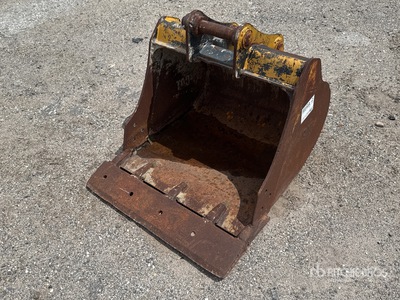 Cat 30 in Digging Excavator Bucket