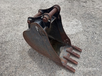 Cat 18 in Digging Excavator Bucket - Fits Cat