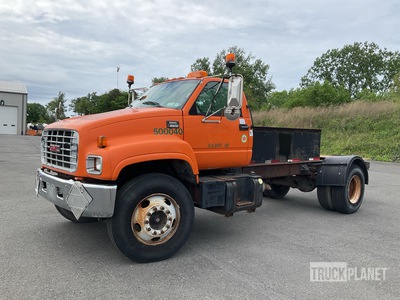 1999 GMC 6500 4x2 Cab and Chassis