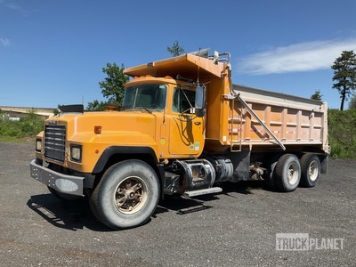 1997 Mack RD688S 8x4 Tri/A Dump Truck
