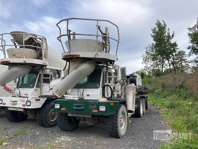 2007 Oshkosh S-2346 8x6 Front Discharge Mixer Truck