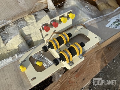 (48) 12590845 Vehicular Components Brackets