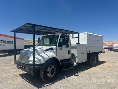 2005 International 4300 4x2 S/A Dump Truck
