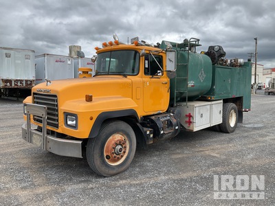1999 Mack RD694P 4x2 Camion de lubrification
