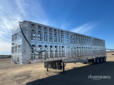 2005 Wilson 52 ft Tri/A Livestock Trailer
