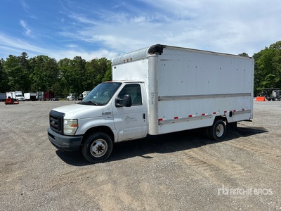 2009 Ford E-350 4x2 Autocarro furgonato