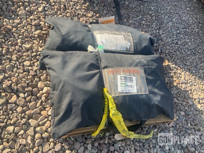 (2) HDT 61BO03TN Side Boot Connectors