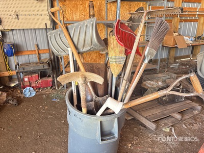 Quantity of Garden Tools Articoli da ferramenta e di consumo