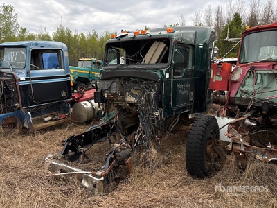 Kenworth T800B Frame and Truck Cab