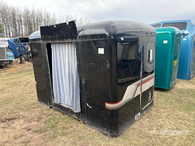Peterbilt 60 in Truck Sleeper