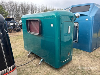 Peterbilt 36 in Truck Sleeper