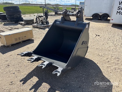 Accurate 42 in Digging Excavator Bucket