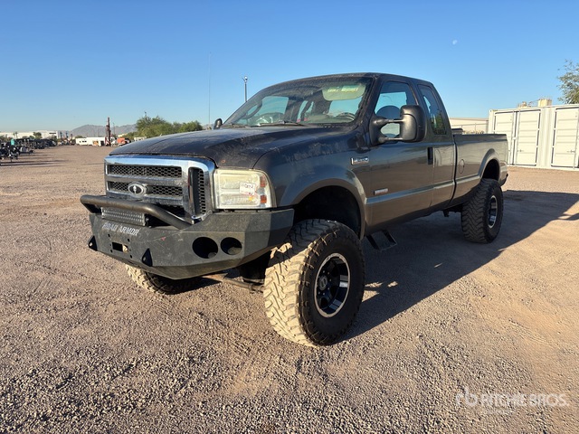 2005 Ford F-250 XL 4x4 Extended Cab Pickup