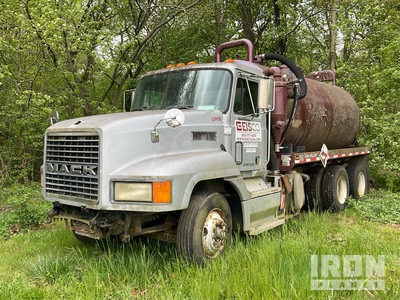 1998 Mack CH613 6x4 Tanker Truck