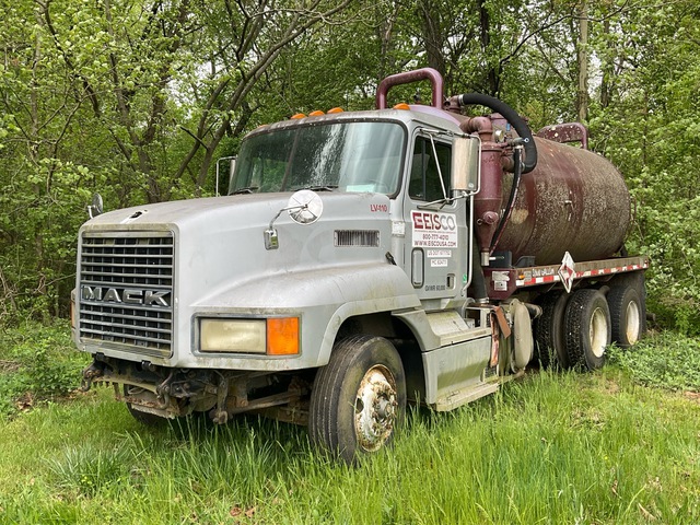 1998 Mack CH613 6x4 Tanker Truck