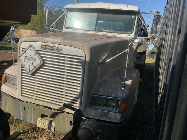 2002 Progress VA72 on 1998 Freightliner FLD120 6x4 Vacuum Tanker Truck 2002 Progress VA72 on 1998 Freightliner FLD120 6x4 Vacuum Tanker Truck