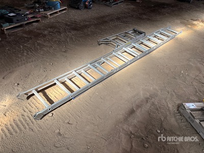 Quantity of (2) Aluminum Ladder Articoli da ferramenta e di consumo