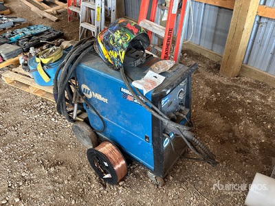Miller Millermatic 251 42 A Mobile Electric Welder