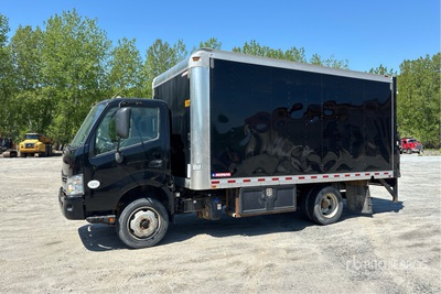 2017 Hino 195 4x2 Van Truck