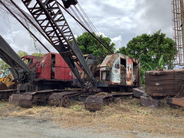 1973 Bucyrus Erie 30B Lattice-Boom Crawler Crane (Inoperable) 1973 Bucyrus Erie 30B Lattice-Boom Crawler Crane (Inoperable)