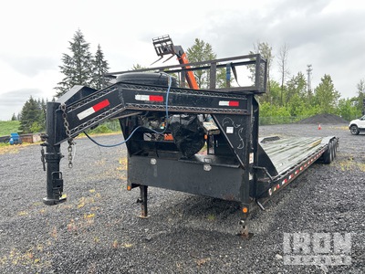2016 Load Trail 40 ft Tri/A Gooseneck Equipment Trailer