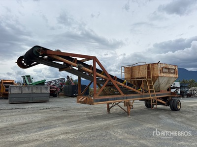 1990 El-Russ M1280 9 ft x 9 ft 9 in Portable Aggregate Surge Bin