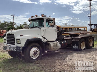 1998 Mack RD688S 6x4 Tracteur routier