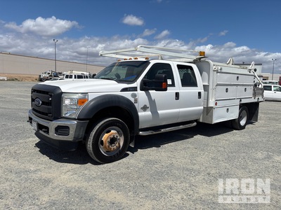 2016 Ford F-450 XL 4x2 Crew Cab Flatbed Truck