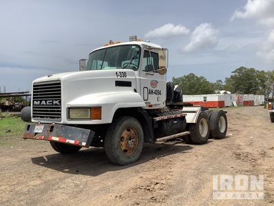 2002 Mack CH612 6x4 CH600 T/A Sleeper Truck Tractor