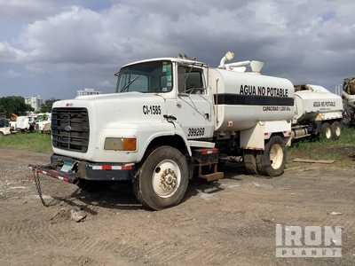 1994 Ford L9000 1200 gal 4x2 Crew Cab شاحنة مياه (Inoperable)