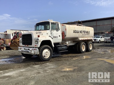 1994 Ford LNT8000 4000 gal 6x4 Water Truck