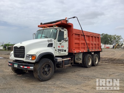 2006 Mack CV713 6x4 Crew Cab T / A-kiepwagen