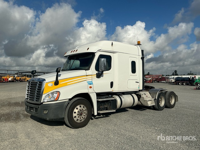 2016 Freightliner Cascadia 125 6x4 T/A Sleeper Truck Tractor