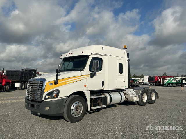 2016 Freightliner Cascadia 125 6x4 T/A Sleeper Truck Tractor